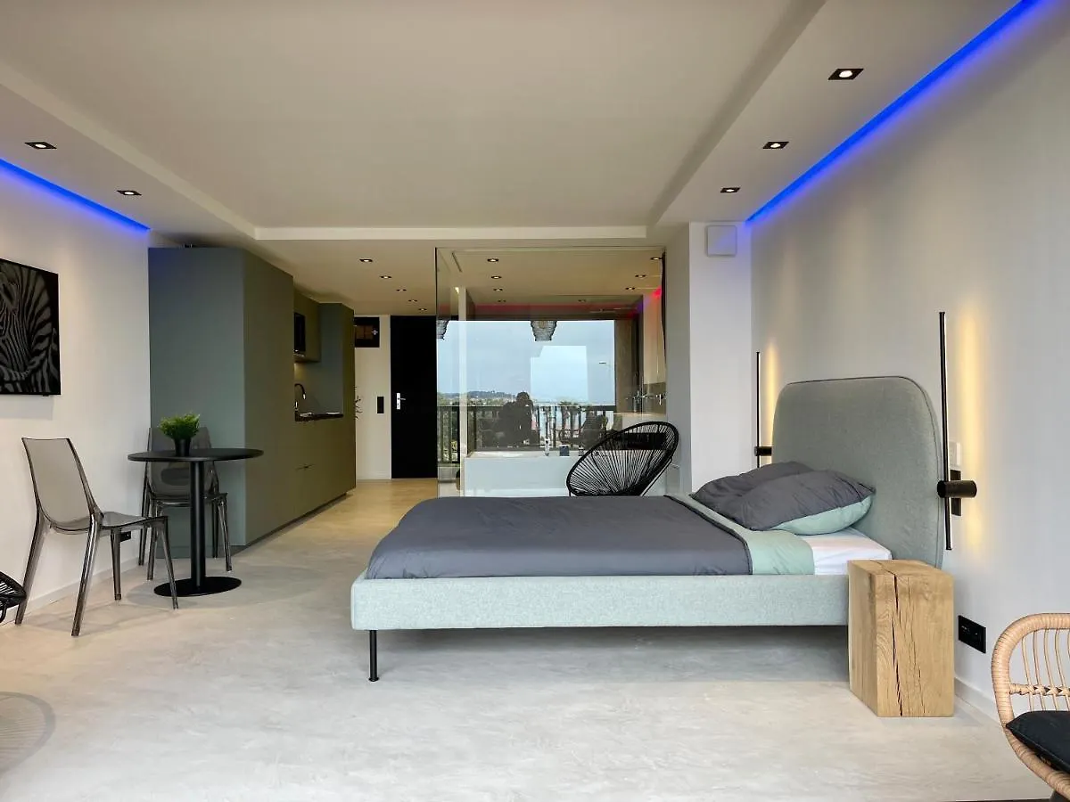 Appartement neuf climatisé - vue mer Saint-Tropez - 50m plage et port - piscine Gassin