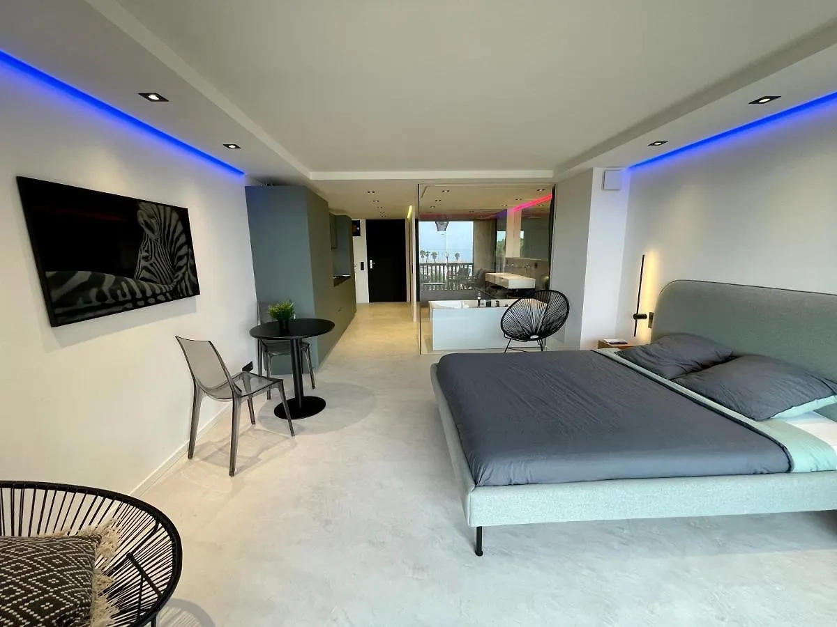 Appartement neuf climatisé - vue mer Saint-Tropez - 50m plage et port - piscine Gassin