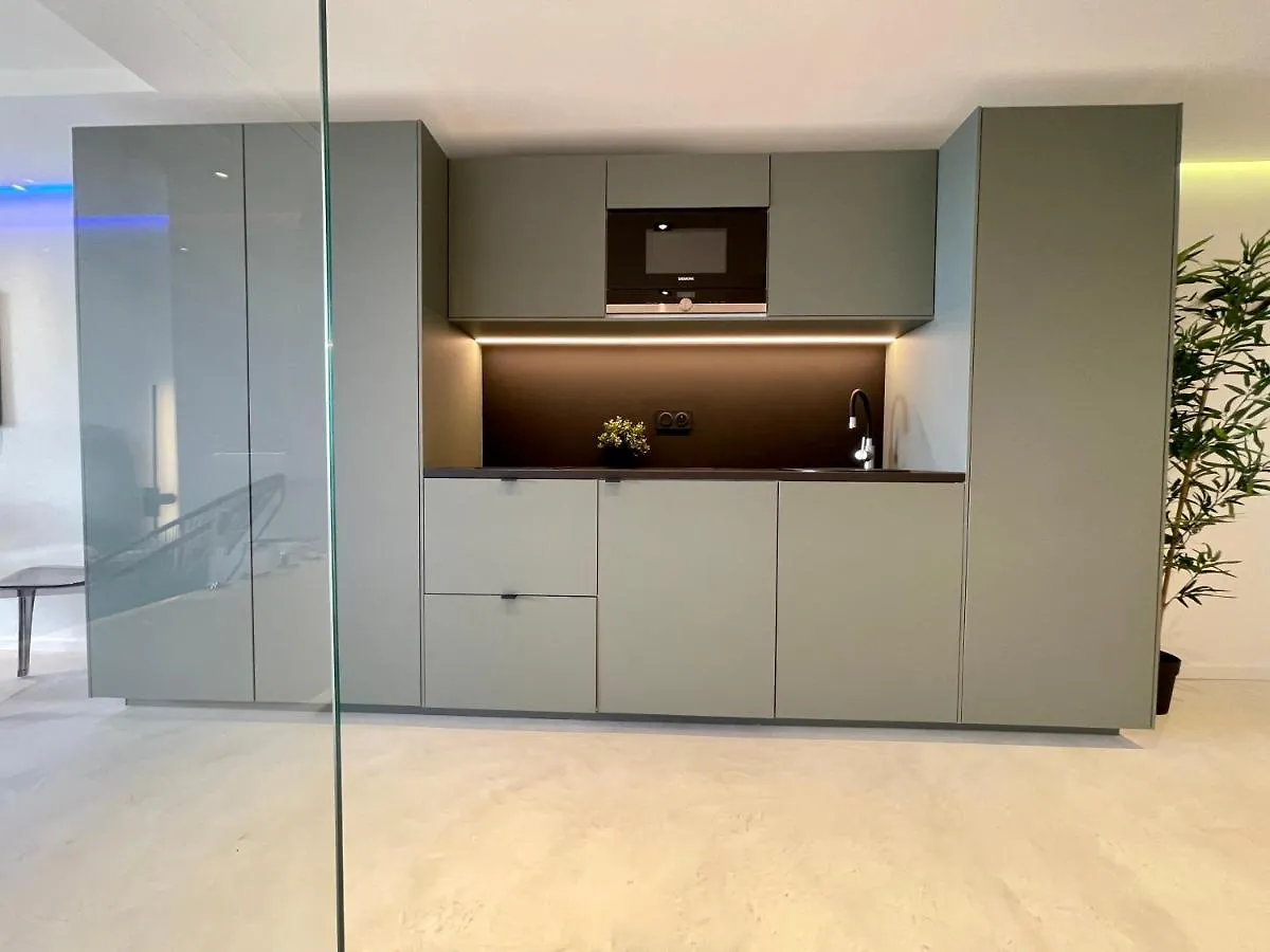 Appartement neuf climatisé - vue mer Saint-Tropez - 50m plage et port - piscine Gassin
