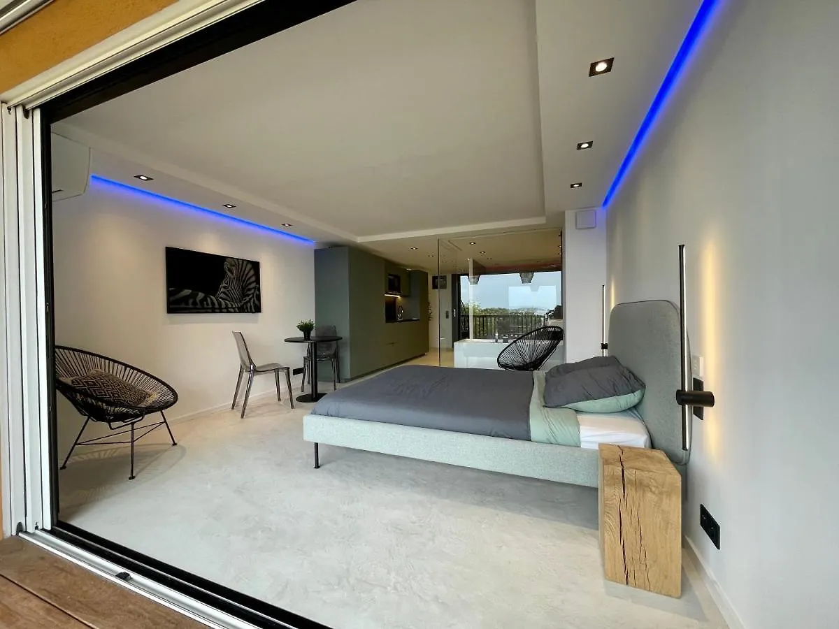 Appartement neuf climatisé - vue mer Saint-Tropez - 50m plage et port - piscine Gassin France