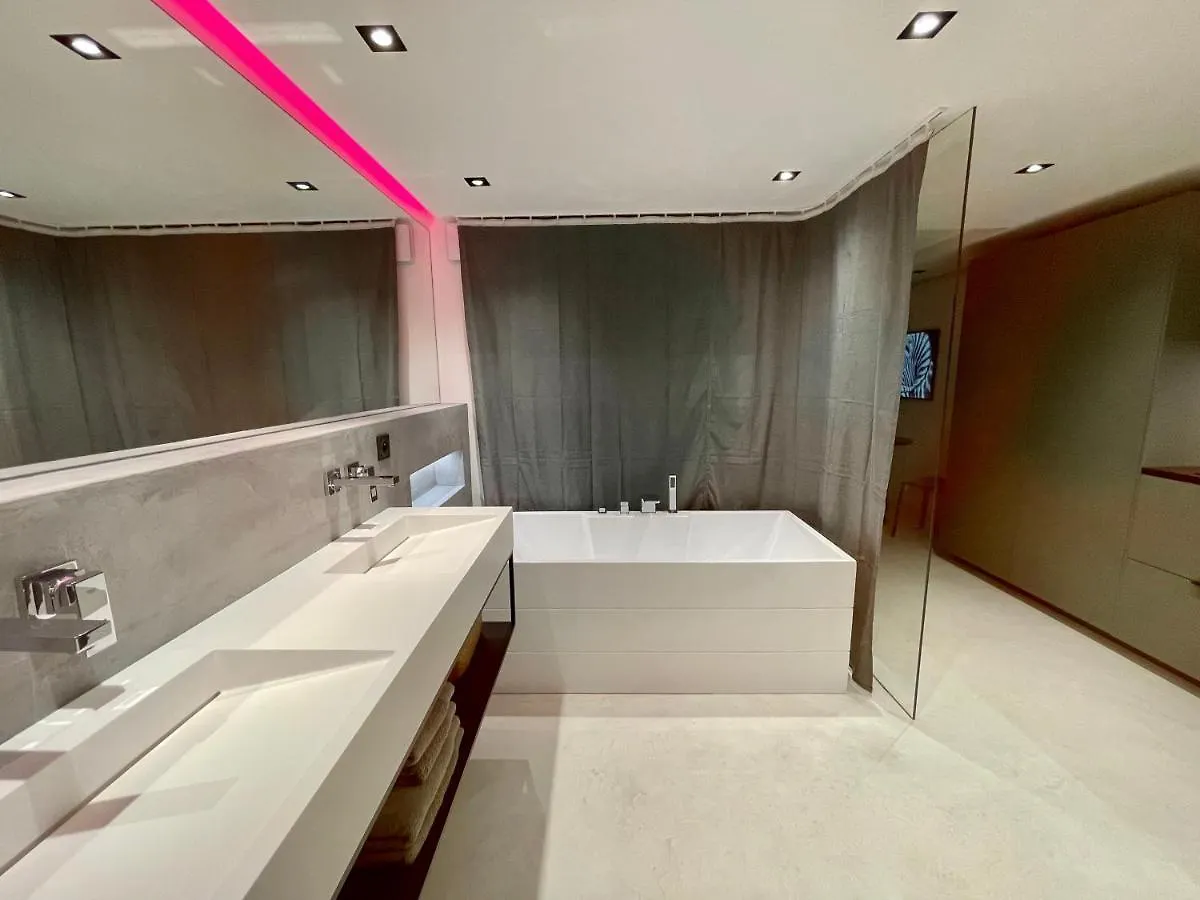 Appartement neuf climatisé - vue mer Saint-Tropez - 50m plage et port - piscine Gassin